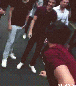  Louis smacks security’s bum x   
