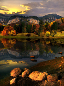 bluepueblo:  Mountain Lake, Bulgaria photo via plain 