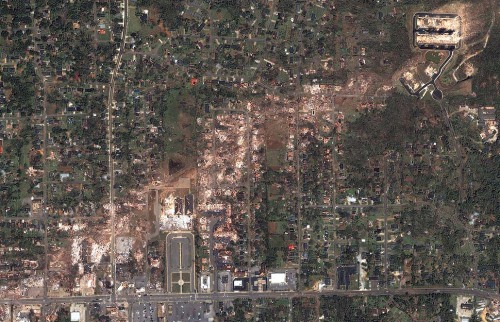 americas-liberty:Today marks one year after a tornado ripped through Tuscaloosa Alabama and killed 5