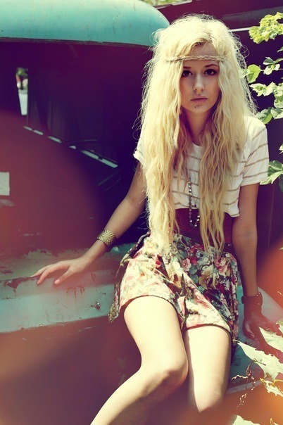 ღ Demure