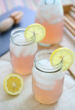 anyoneforpimms:  A cool pink lemonade to make the summer even sweeter 