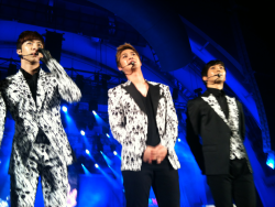 fleurescentlights:  LOOK HOW CLOSE I AM TO MBLAQ. CRIES AND SETS SELF ON FIRE 