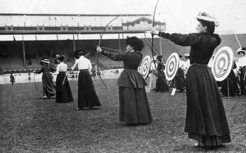 Women’s archery at the (1908) London Olympics (via sheepdean)