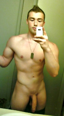 hungdudes:  Hot Hung Jock, 