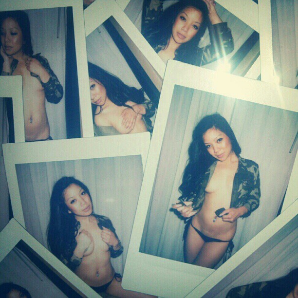 missvanessarae:  Good morning sleepy heads;) dont forget 8pm tonight w only 10 polaroids