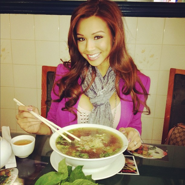 azianxxmuzik:  Such a food lover &lt;3 