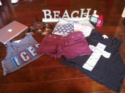 classy-yet-sassy:  TUMBLR GIVEAWAY!!!!!!!! ITS COMPLETELY RANDOMMUST be following : xoxorina.tumblr.com and neverr-lose-h0pe.tumblr.com WE CHECK IF YOURE FOLLOWING Reblog up to 10 times, no likes. FREE SHIPPING The winner will be chosen May 30th. Top