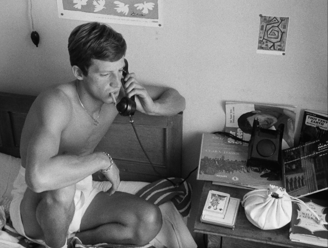 wehadfacesthen:
“ Jean Paul Belmondo, in A bout de souffle [Breathless] (Jean-Luc Godard, 1960)
”