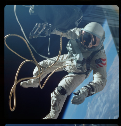 smithsonianmag:   Never-Before-Seen Photos From the Early Days of Space Exploration  The Gemini astronauts also took some of the most memorable photos in NASA history. You’d think we would have seen them all by now. But with Nasa’s help and funding,