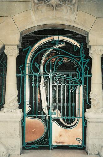 heavvymetalqueen:  sweetvisage:  Art Nouveau Doors (Photos uncredited as I collected them on my hard-drive a long time ago!)  pretty positive the last one is from Torino