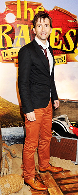 howtopickupafangirl:  David Tennant in suits↪  requested by my ovaries  How to Pick Up a Fangirl: Be David Tennant requested by my ovaries. buhahahahaha.