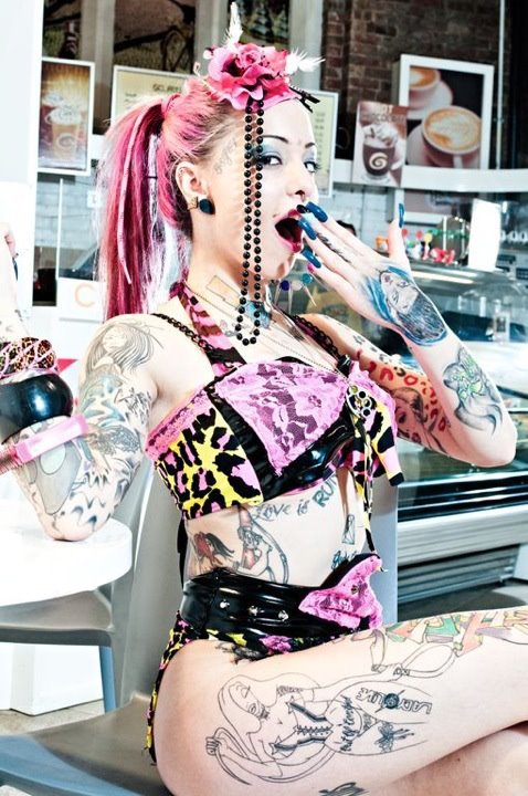 tattoo-inked:  ohmygodbeautifulbitches:  Lady Live  FOLLOW FACEBOOK PAGE:  Tattoo