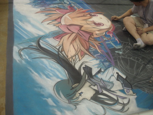 skrilladex: This guy made a giant chalk drawing of some Madoka Magica box art and these are the prog