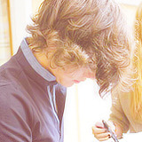 peachywang:  harry   looking down 
