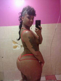 beautifulandthick:  azz4dayz:  Deliciouz