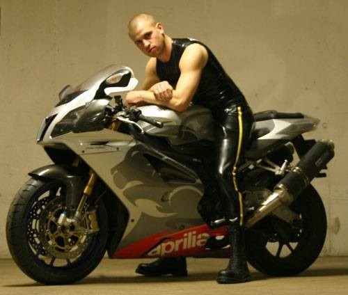 Sex bb-motorbikes:  BOYZ N MOTORBIKES  Follow pictures
