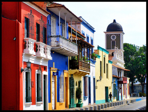 Colores de la Calle Bolívar in Puerto Cabello, Venezuela (by Kevin Vásquez).