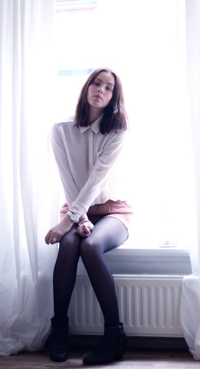 (via SUNDAY NOON | OUTFIT - Moderosa | creatorsofdesire.com)