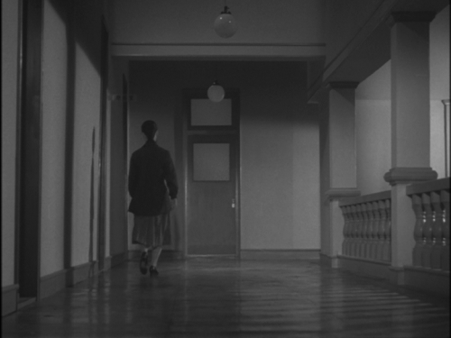 Tokyo Twilight (1957), 15:38