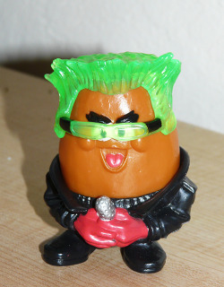 bronzebasilisk:  This swap meet find goes out to Fiz Nothing says Nuggie like Nuclear Radiation Guy Fieri Nuggie  OH MY GOD I THINK I HAD THIS NUGGIE