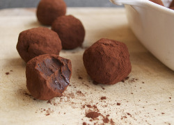 sp00nful:  Chocolate Hazelnut Truffles with