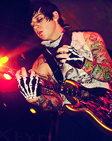 umadosedeavenged:  9 favorite pics: Zacky Vengeance - II 