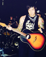 umadosedeavenged:  9 favorite pics: Zacky Vengeance - II 