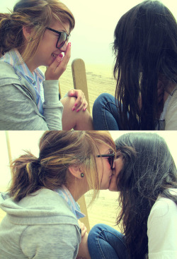 lipstick-lesbian:  lovel-ylesbian:  ♡ 