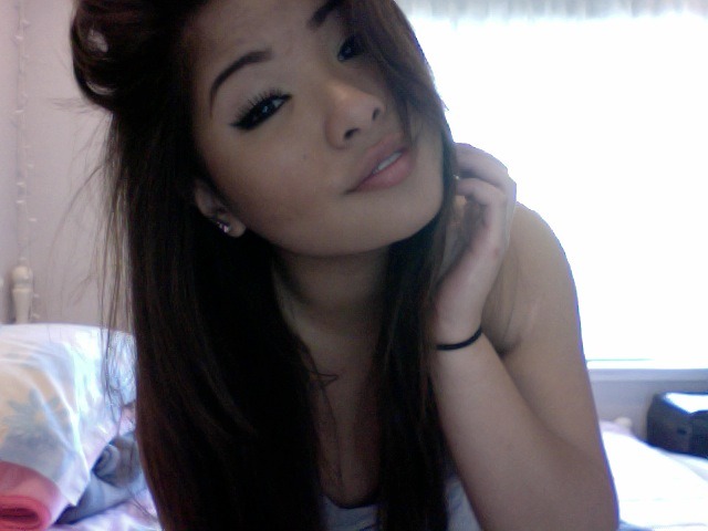 lovely-dee:  bored af.   The third one