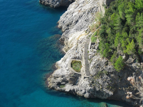 Stairs on Amalfi Coast, Campania, Italy (by rentalbikeitaly).