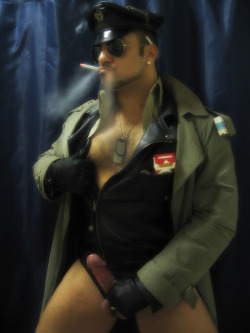 hot-men-smoking:  Cigarman36 - www.verbaldaddy.com