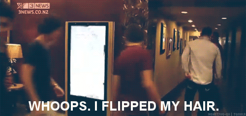 lirryziamliloniam:  omg omg, I flipped my hair (like for real) and then I saw this! omfg!!!