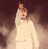 wakeupwithamnesias-deactivated2:  Justin Bieber - My World Tour (2010) 