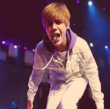 wakeupwithamnesias-deactivated2:  Justin Bieber - My World Tour (2010) 