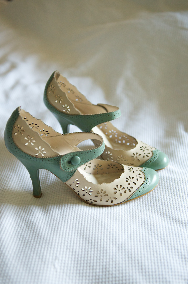 afatfox:  alibuttons:  Perfect shoes are perfect.  &lt;3.&lt;3  Cute!