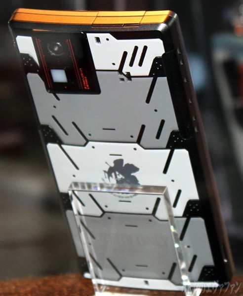 geekygeekweek:  - Sharp SH-06D NERV: The new Evangelion cell -  After SH-06A NERV,  the first launched cell based on the anime Evangelion, that sold out in record time, NTT DoCoMo has revealed at Anime Expo Contents (ACE) that now
