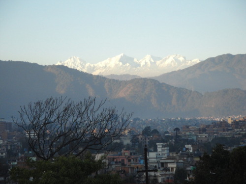 Himalayas….roof of the world…from my rooftop…kathmandu, Nepal Source: Zacapatis