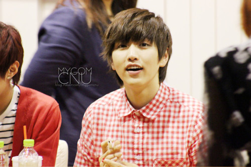 [FANPHOTOS][36P] 120429 #B1A4-Sweet pink mainvo Junghwan at ‘IGNITION’ #9 Fansign