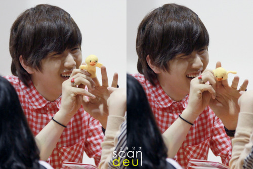 [FANPHOTOS][36P] 120429 #B1A4-Sweet pink mainvo Junghwan at ‘IGNITION’ #9 Fansign