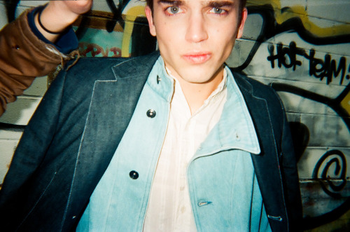 throughjuleslens:@RiverViiperi @HommeStyleMag  Disposables 