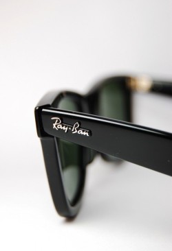 youthfolly:  raybans