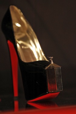 3yod92:  r-alkuwari:  Oh-EM-GE!!!! WANT WANT WANT WANT WANT THIS IN MY  LIFE!! someone is dying here!!! an urgent need&lt;/3 monteeq:  zhubi:  Shoe porn via new Christian Louboutin exhibit at the Design Museum in London  WOW @@”   ohhhh emmmm geeeee