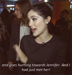 ihalfoween:Do you have any funny stories from on the set?and jennifer was probably thinking“oh my go