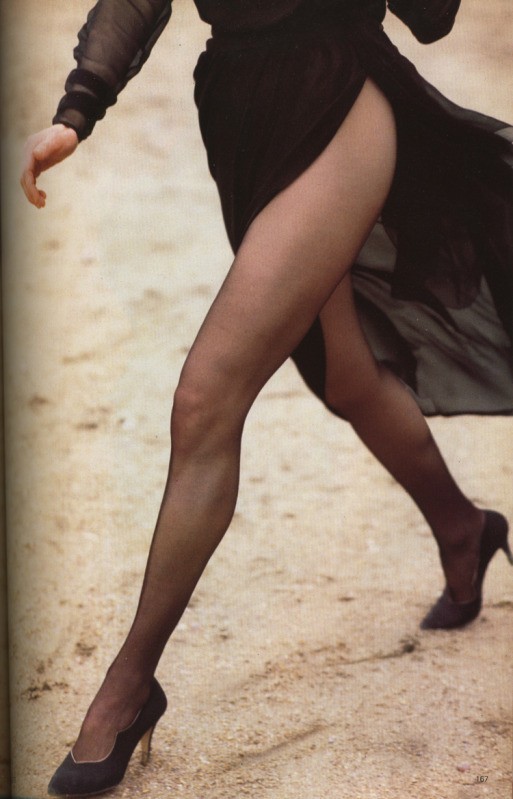  model: kim basinger photo: herb ritts fashion: yves saint laurent 