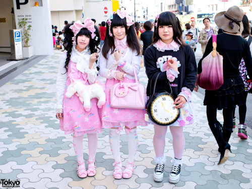 Friends hanging out in Harajuku - two lolitas in Angelic Pretty, one girl in Milklim &amp; all t