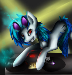 colorgasmfreakbrony:  Vinyl scratch by ~Phyllah