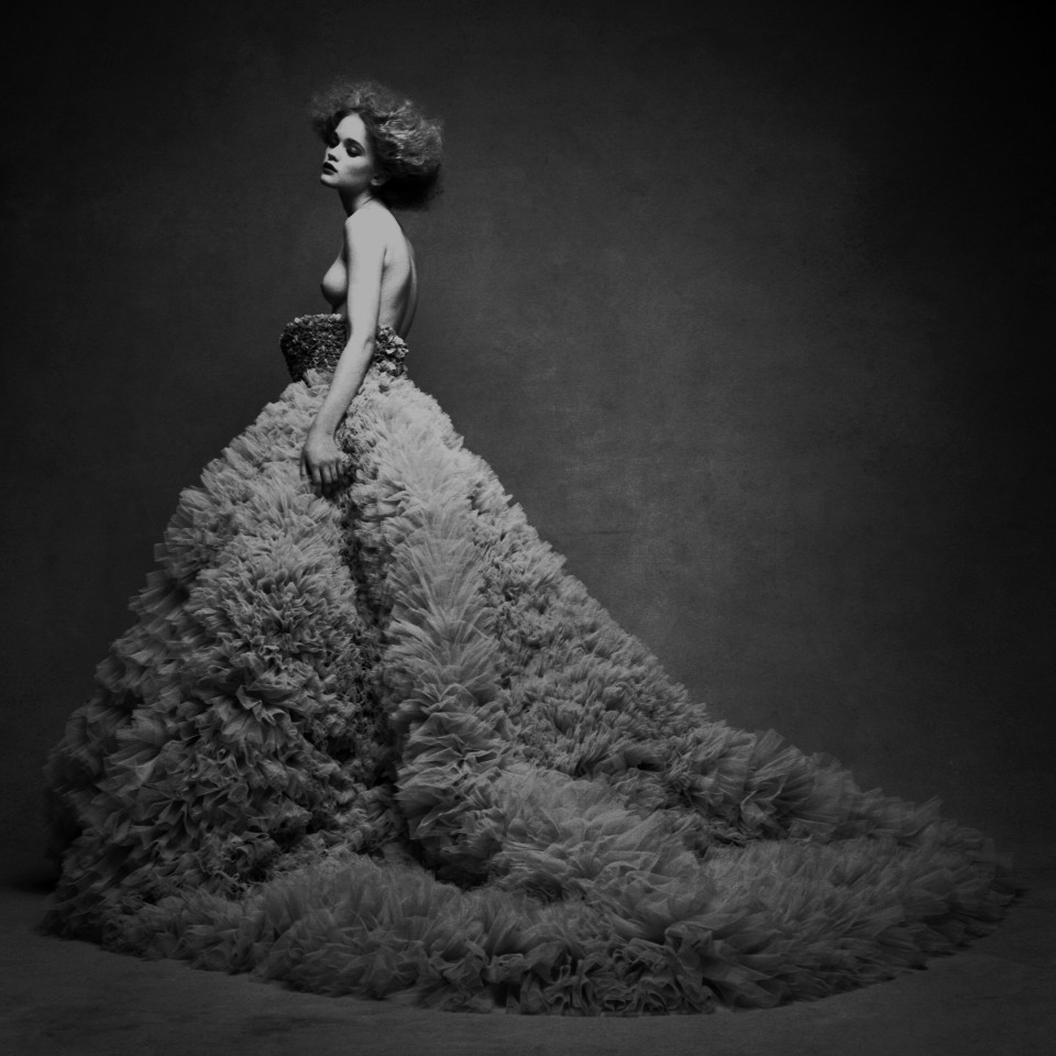 thegothcat:  Rosie Tupper by Victor Demarchelier~New York 2009 