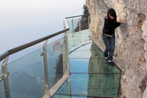 the-womanifesto: suckthislemon: The Walk Of Faith is a glass walkway built off the side of a cliff 1