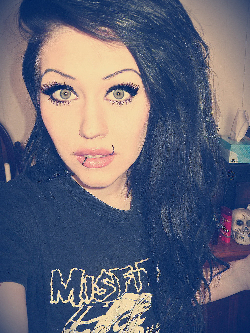bunnyalexander:  http://www.facebook.com/BunnyAlexanderFans 