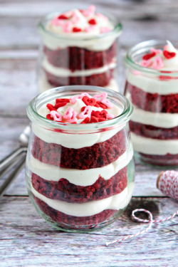 Dickfacedamour:  Red Velvet Jar Cake 